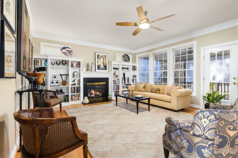 aprende como limpiar los cristales de la chimenea de manera sencilla y eficiente