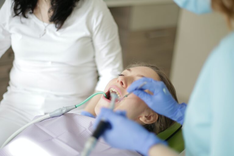 como limpiar los brackets de manera efectiva y facil para una sonrisa saludable