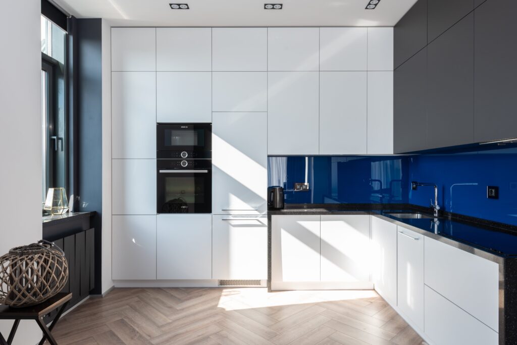 como limpiar y mantener los muebles de cocina lacados mate en perfecto estado