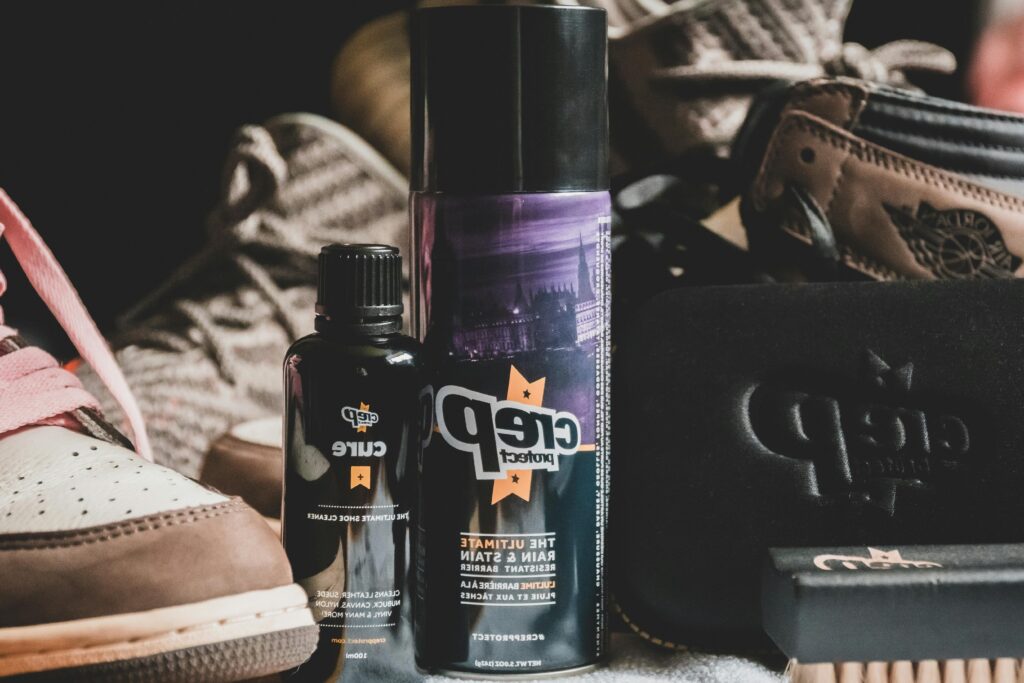 como limpiar y mantener tus zapatos de ante claros en perfecto estado