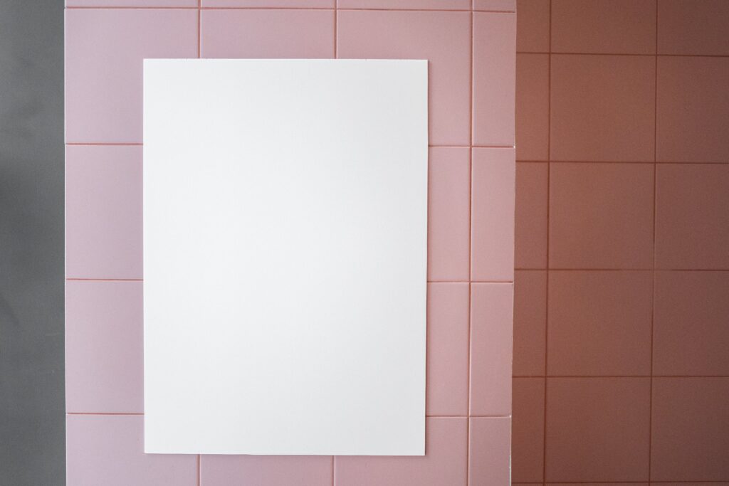 como quitar eficazmente el pegamento del suelo sin danar la superficie