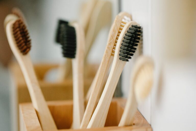 consejos y trucos para limpiar de forma eficaz la funda de los dientes