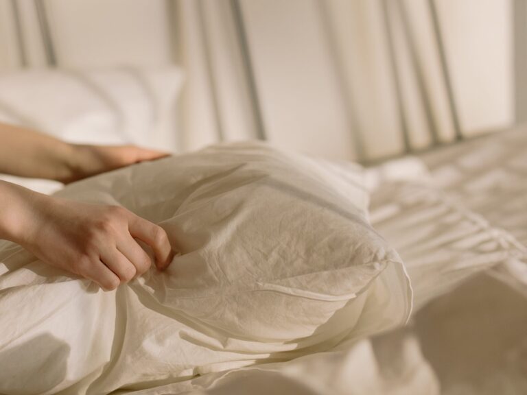 descubre como limpiar eficazmente el nobuk y mantener su aspecto impecable