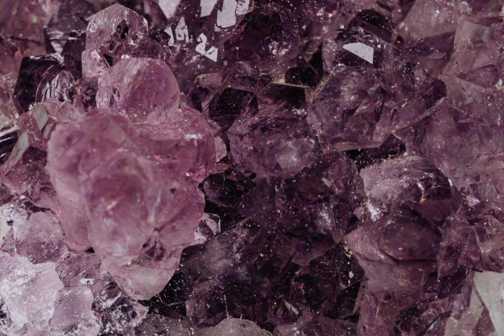 descubre como limpiar un cuarzo piedra de la luna de manera efectiva y sencilla