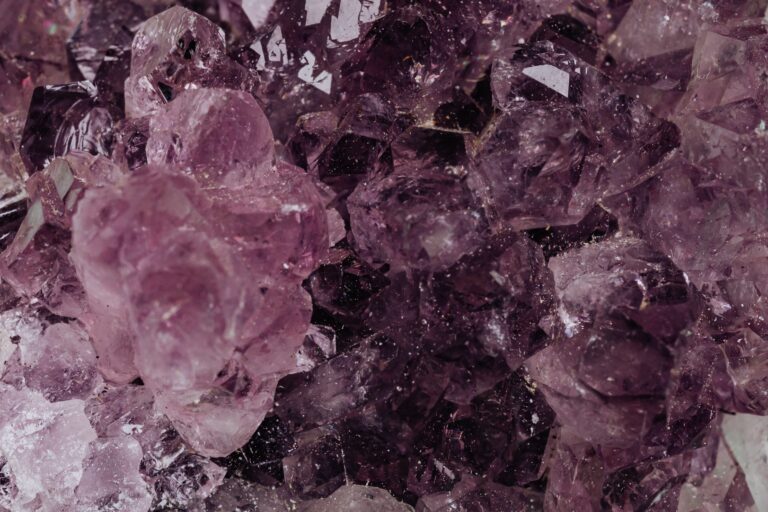 descubre como limpiar un cuarzo piedra de la luna de manera efectiva y sencilla