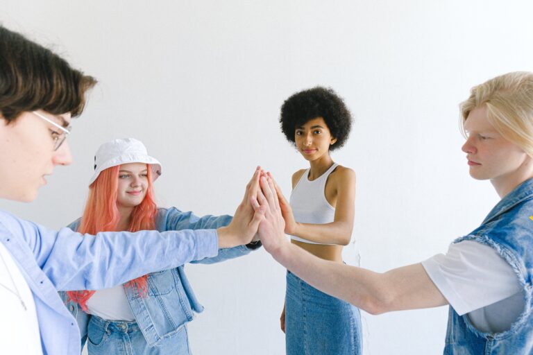 descubre los mejores consejos para limpiar eficazmente una pared negra mate y mantener su apariencia impecable