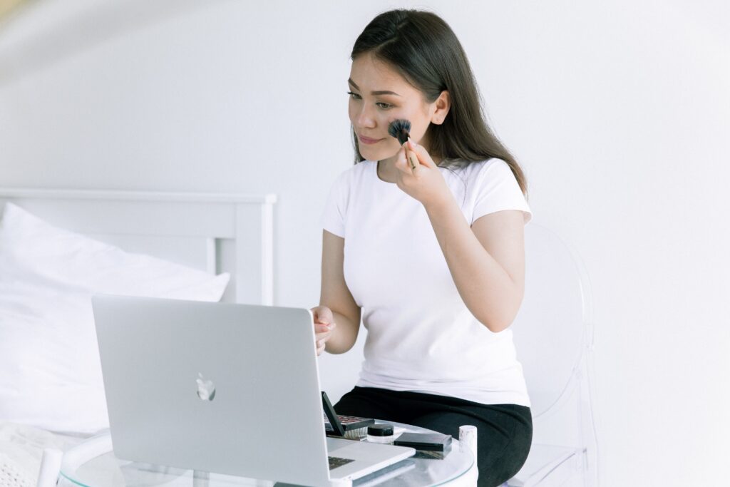 descubre los mejores productos para el cuidado de la cara y luce una piel radiante