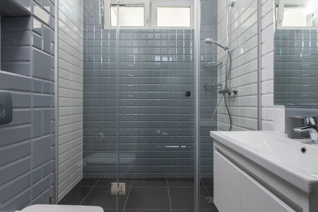 descubre los sencillos pasos para quitar un bidet con desague al suelo y renovar tu bano en poco tiempo