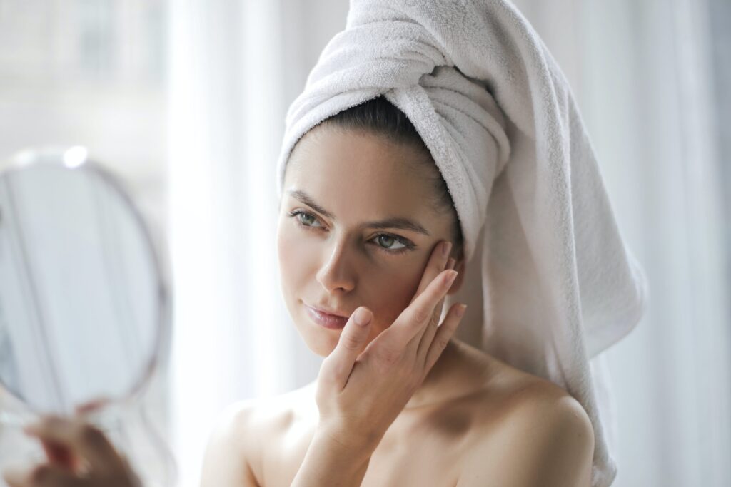 descubre que productos usar despues de la depilacion con cera para una piel suave y sin irritaciones