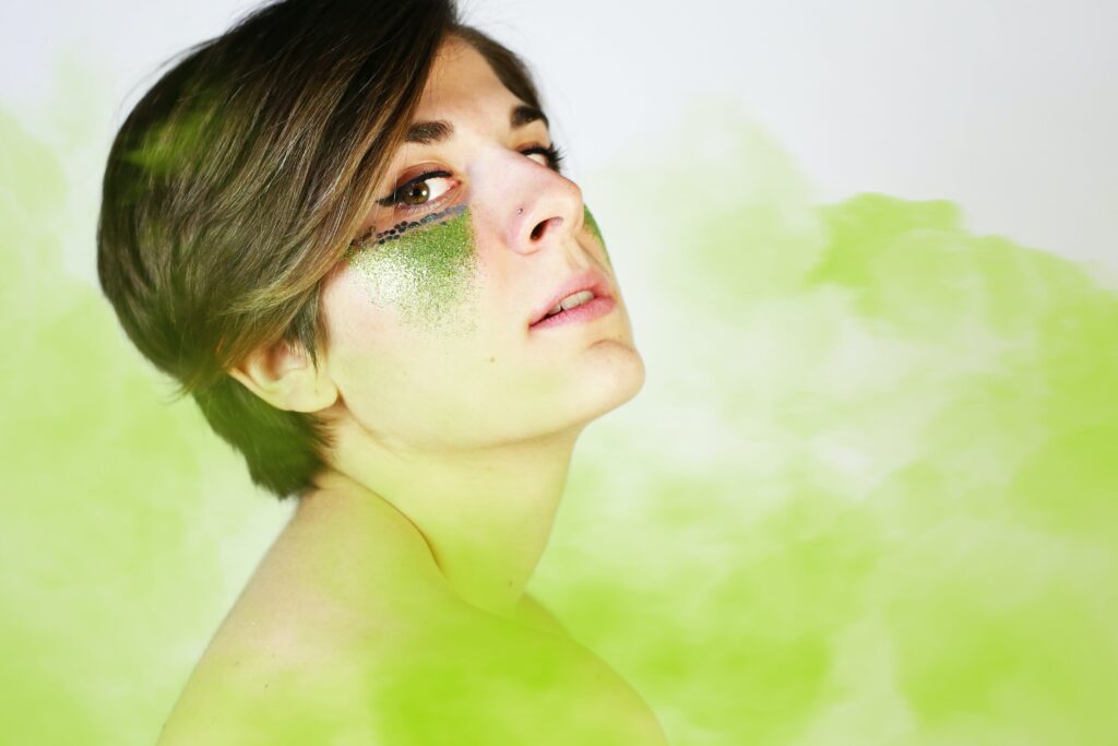descubre que productos utilizar para el cabello graso y mantenerlo saludable y sin brillo