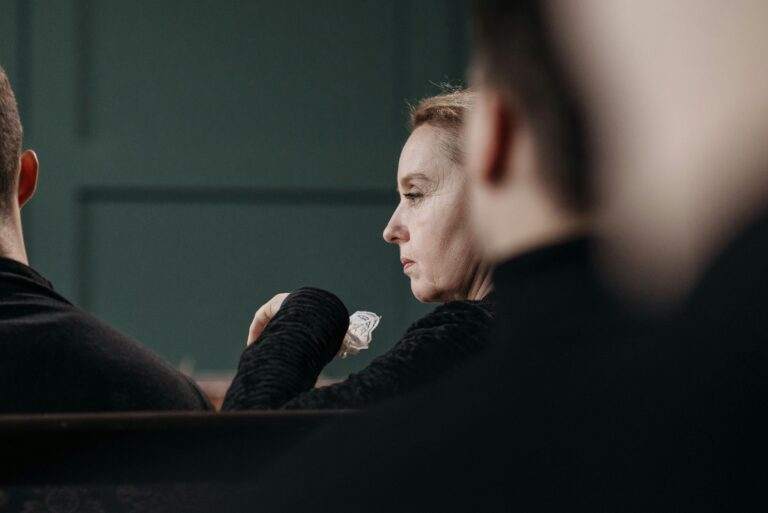 que no se debe decir en un funeral consejos para evitar comentarios inapropiados y respetar el dolor ajeno